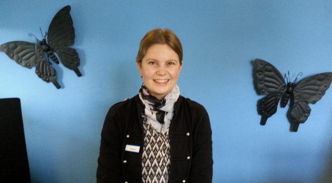 Karlijn Boer, stagiaire in de receptie van Eazzis  5-2-18 t-m 15-6-18